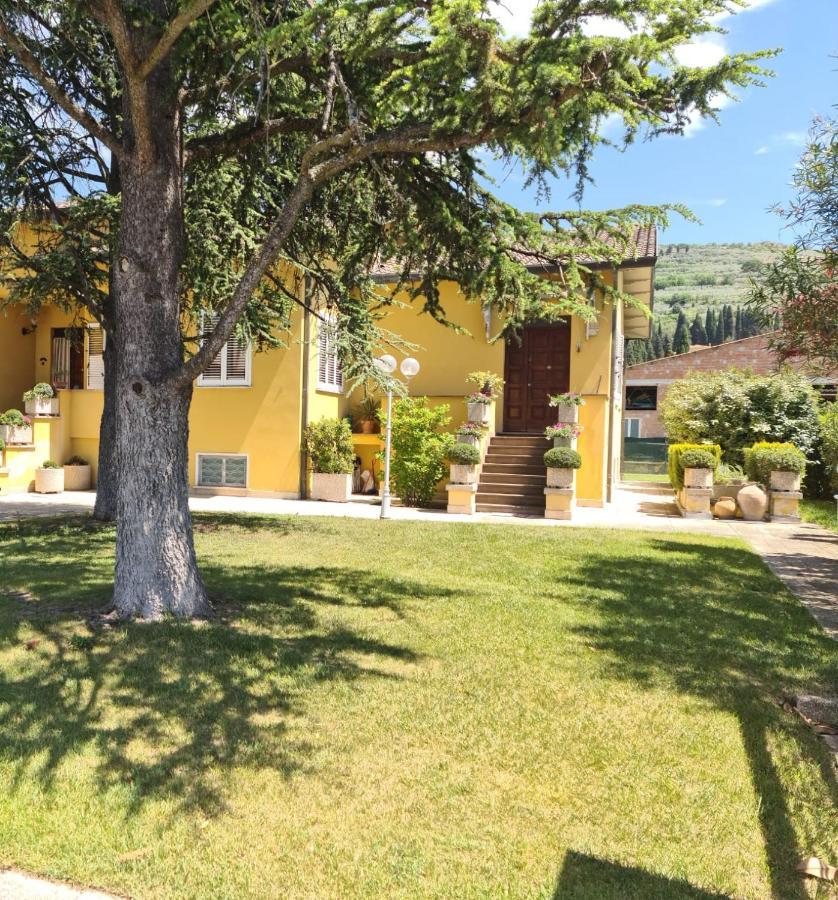 Appartamento La Finestra su Spello Esterno foto